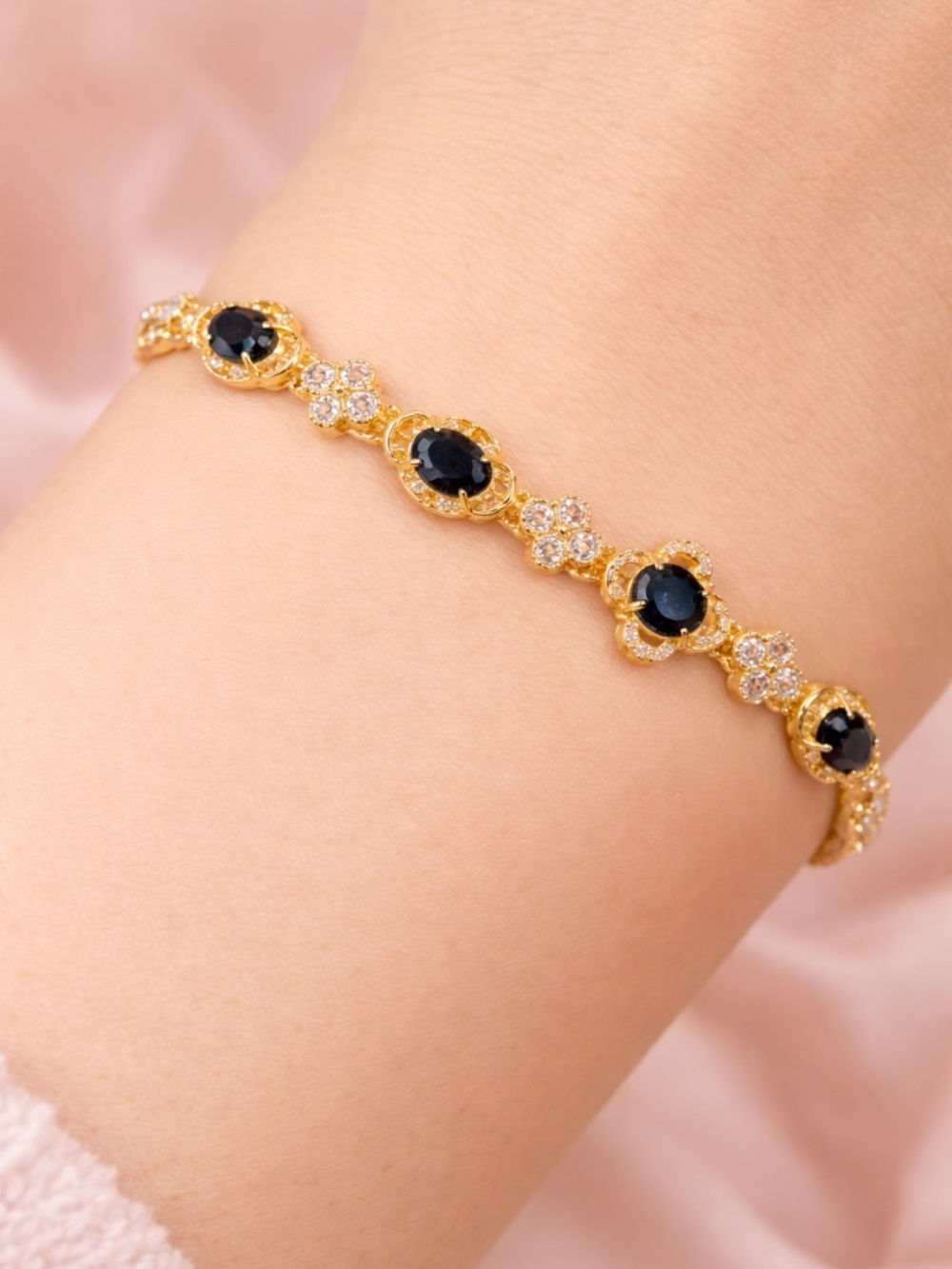 Black Onyx Clover Bracelet, Gold Floral Link Bracelet, hypoallergenic